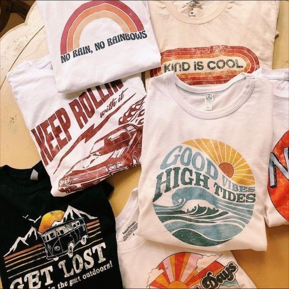 3-4 Top Mystery Box🌴 - Picture 1 of 2